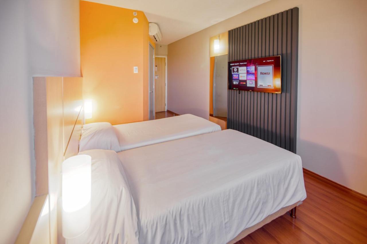 Hus Hotel Dourados Exteriér fotografie