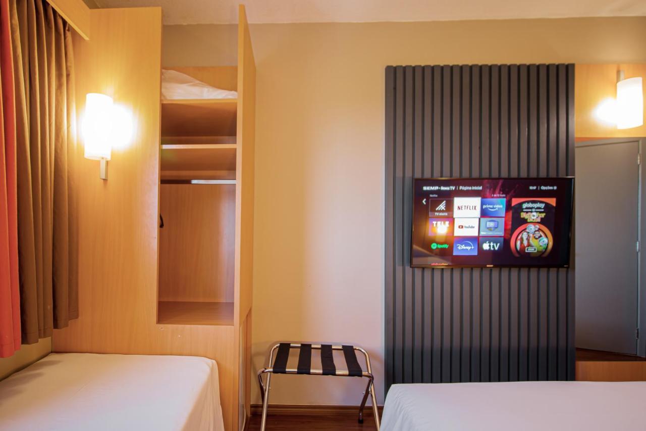 Hus Hotel Dourados Exteriér fotografie